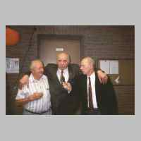 080-2146 8. Treffen vom 3.-5. September 1993 in Loehne - Karl, hier ist das Mikrofon, nun sag mal was.JPG